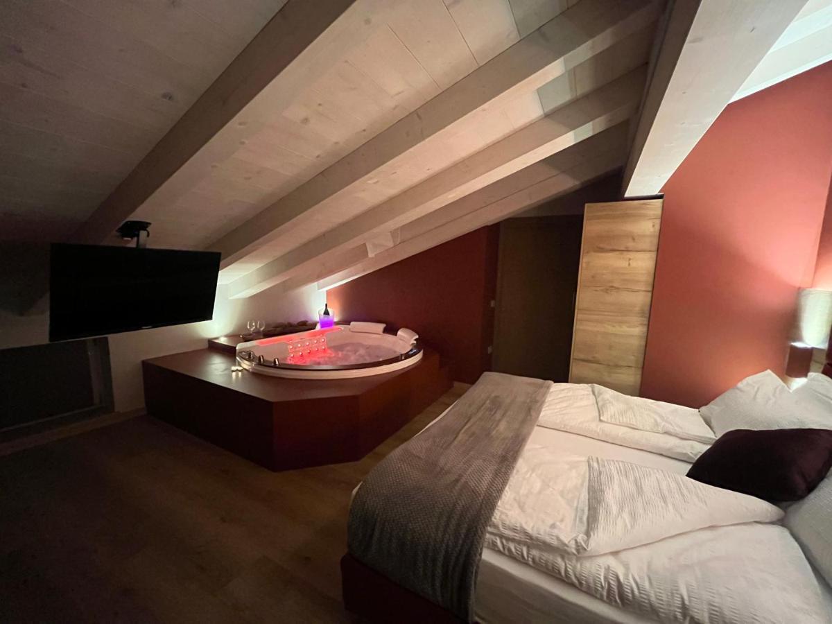 Le Rocce Val Di Non - Quality Room & Breakfast Tassullo 外观 照片